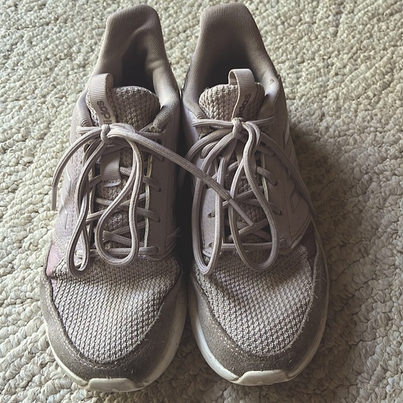 Ladies Adidas tennis shoes, gray size 6 - Picture 4 of 4